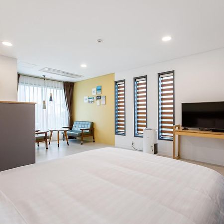 Lunamar Pension Jeju Ngoại thất bức ảnh