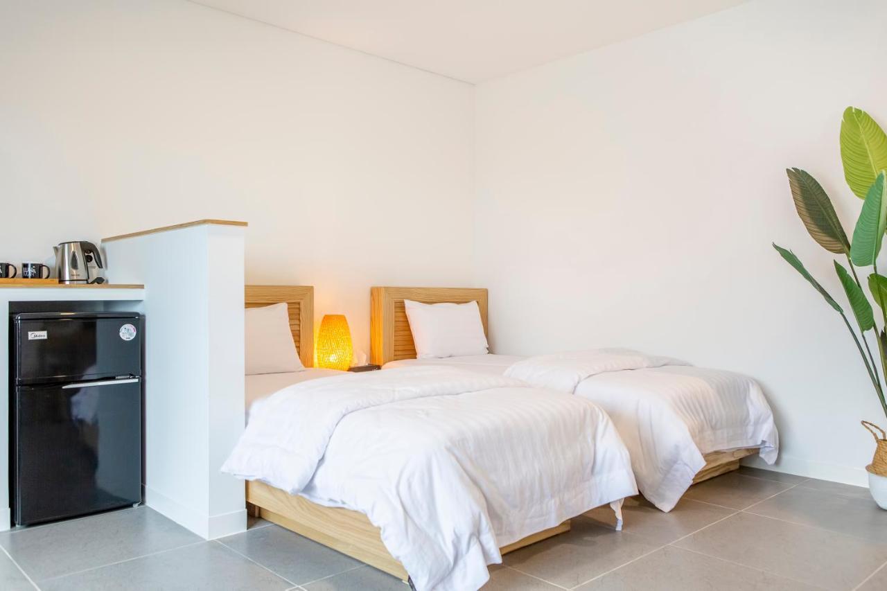 Lunamar Pension Jeju Ngoại thất bức ảnh