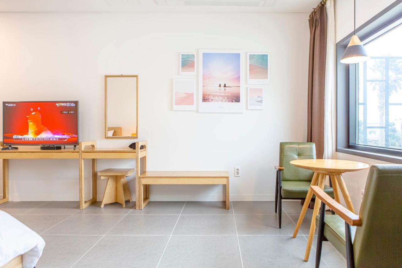 Lunamar Pension Jeju Ngoại thất bức ảnh