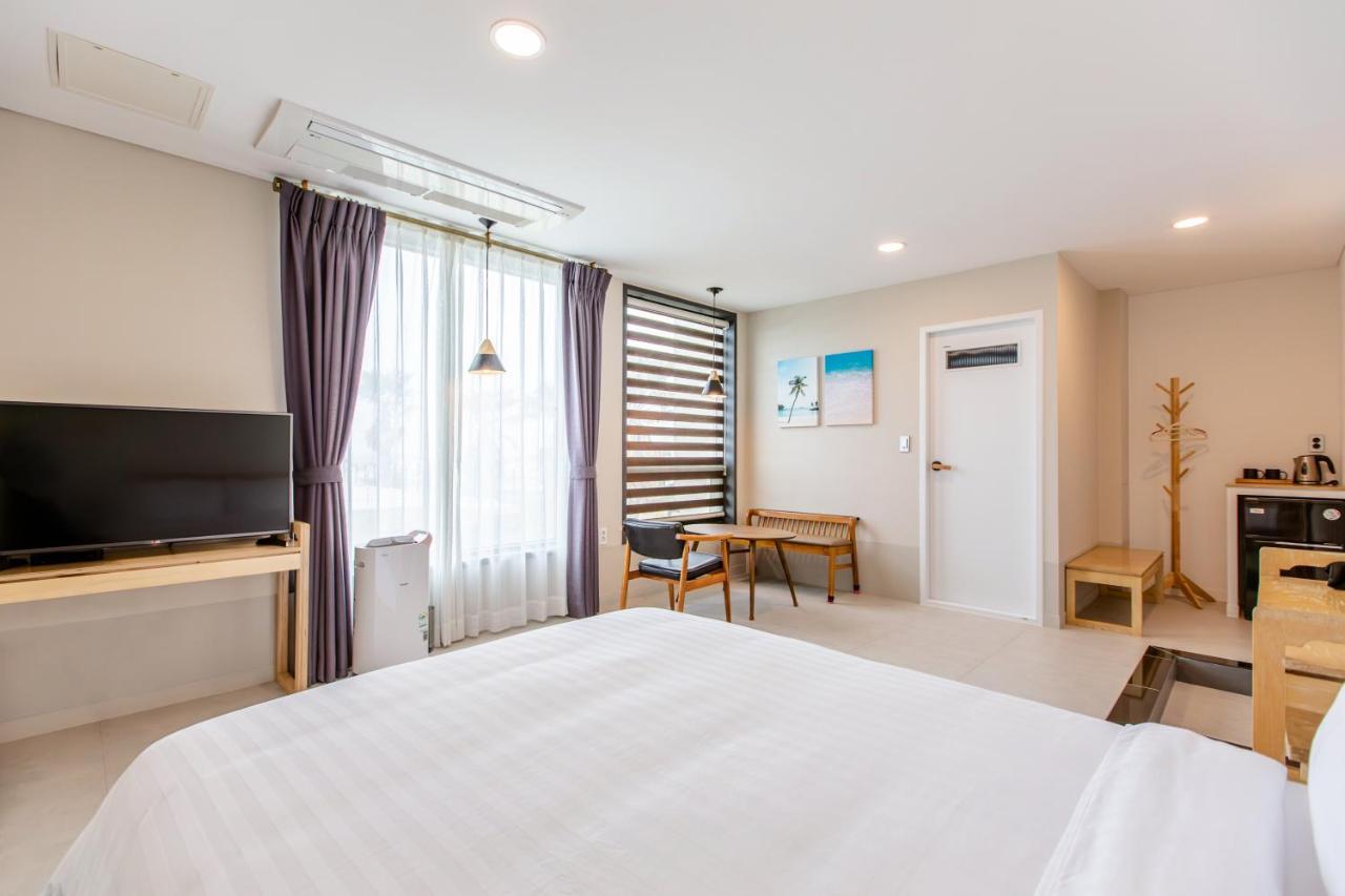 Lunamar Pension Jeju Ngoại thất bức ảnh